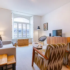 Apartment Modern Rustic Flat In Santos By Lovelystay, Lissabon